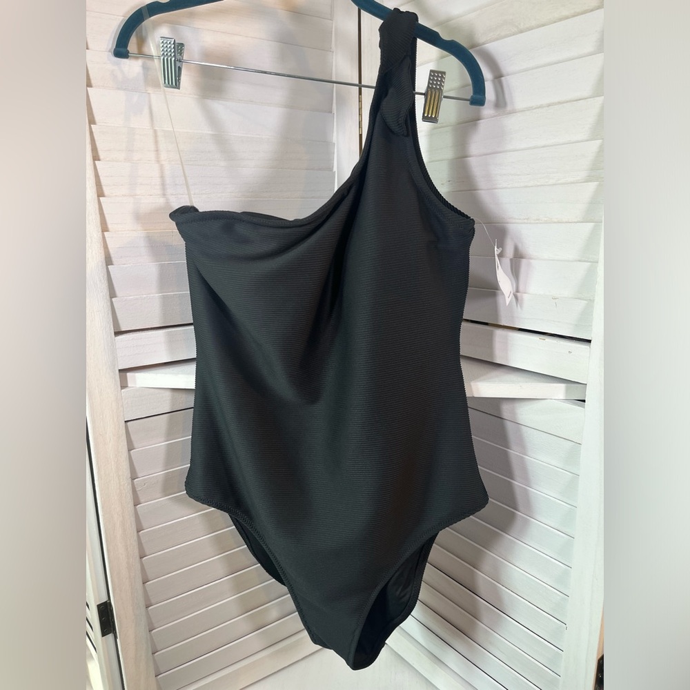 NEW OLD NAVY SWIMSUIT